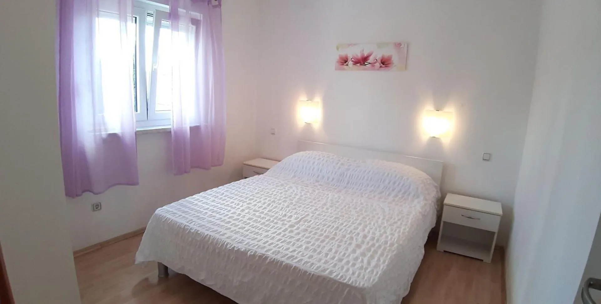 Helle Wohnung In Selce Mit Terrasse