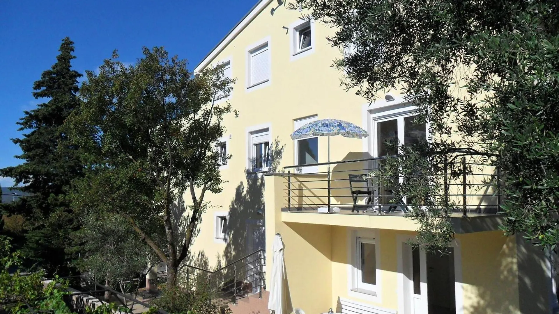 Helle Wohnung In Selce Mit Terrasse